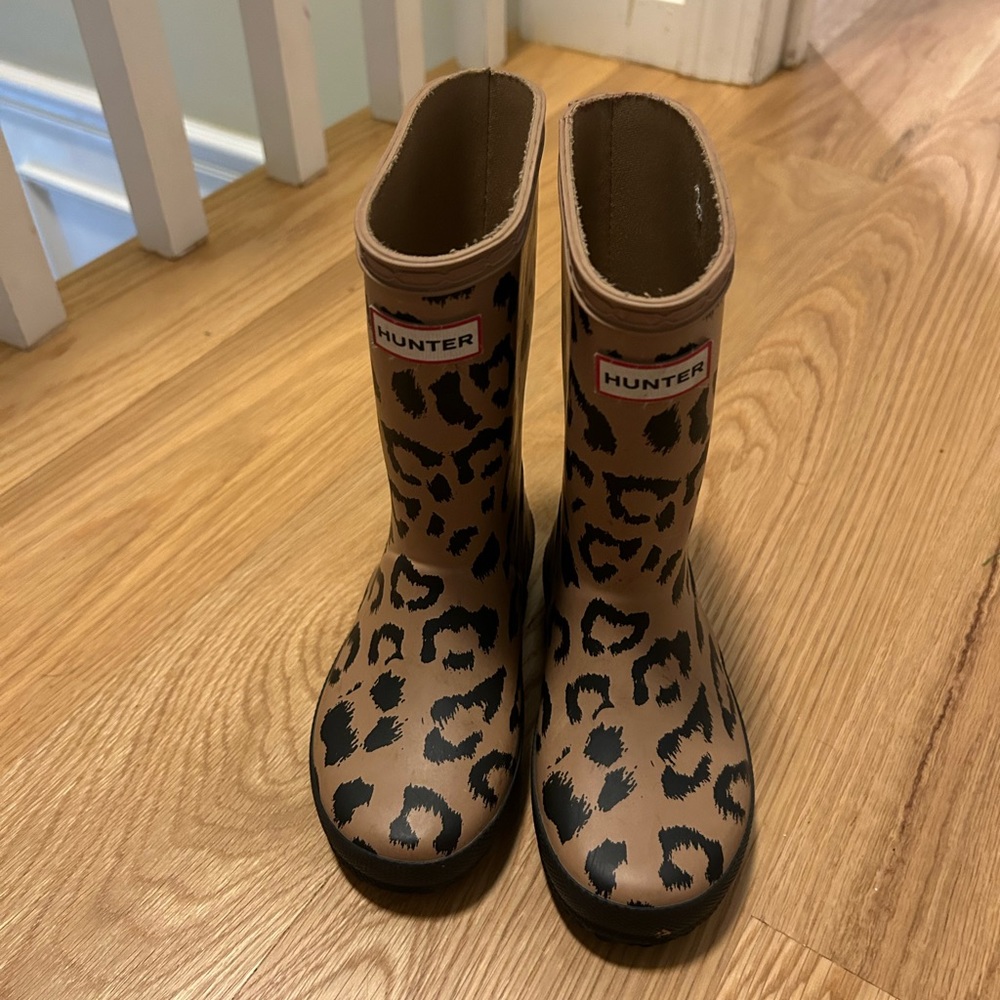 Leopard hunter boots.